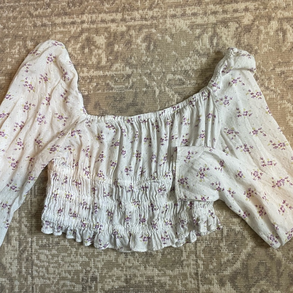 Urban Outfitters Cropped Floral Top!
